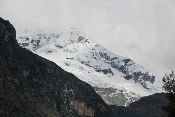 Beautiful View Snowy Mountain Peaks — Stock Photo, Image