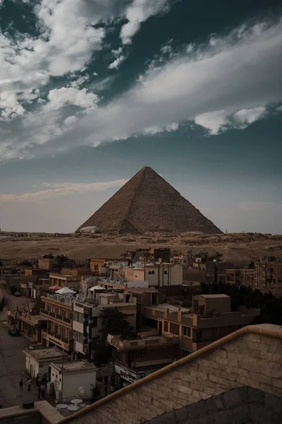 Stimmungsvoller Himmel Über Den Berühmten Pyramiden Von Gizeh — Stockfoto