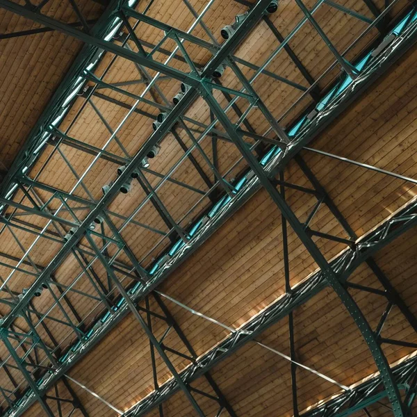 Ceiling Rural Barn Metal Structure Wooden Surface — Stock Photo, Image