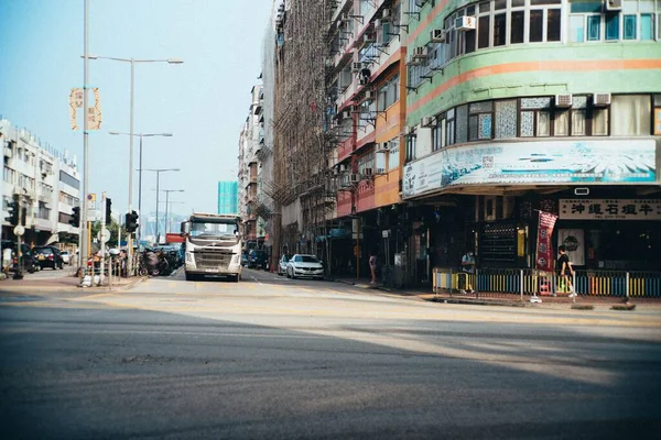 Een Landschap Van Een Straat Omringd Door Gebouwen Winkels Hong — Stockfoto