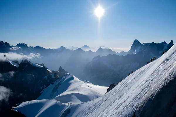 Een Groep Wandelaars Tijdens Winter Franse Alpen — Stockfoto