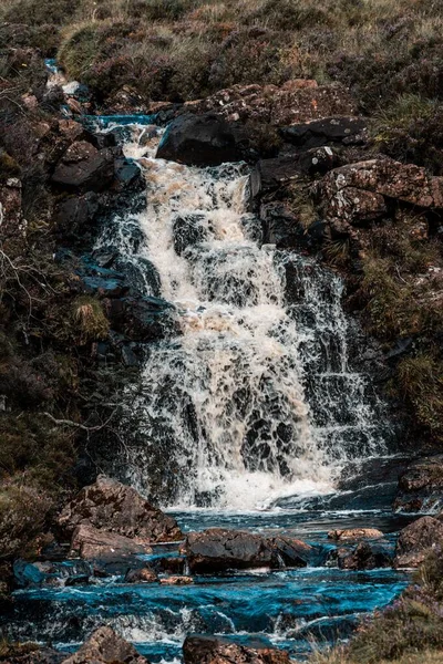 Een Waterval Het Eiland Skye Schotland — Stockfoto