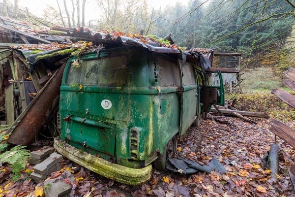 Старый Заброшенный Классический Винтажный Зеленый Автобус Открытом Воздухе — стоковое фото