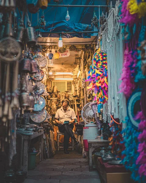 Vertikal Bild Lokal Gatuförsäljare Indien Royaltyfria Stockbilder