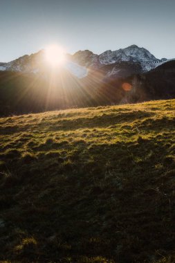 Güzel bir gün sadece yüksek dağlarda başlar