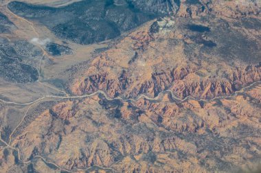 Yukarıdan dağlara bak