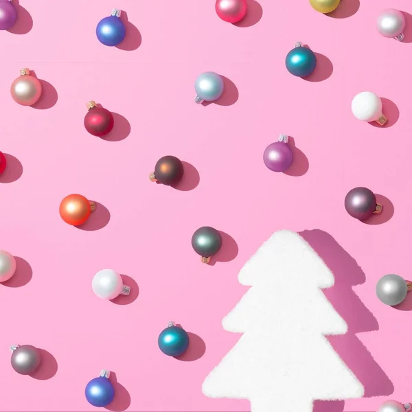 Una Representación Del Patrón Navidad Moda Hecha Con Adornos Bolas —  Fotos de Stock