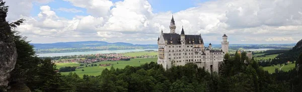 Eine Panoramaaufnahme Von Schloss Neuschwanstein Bayern Deutschland — Stockfoto