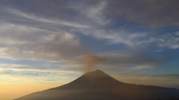Low Angle Popocatepeti Stratovolcano Mexico Sunset — Stock Photo, Image