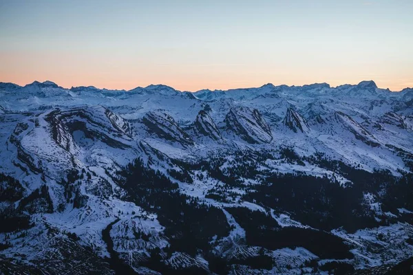 Utsikten Över Schweiziska Alperna Från Drönare Vackert Bergigt Landskap — Stockfoto
