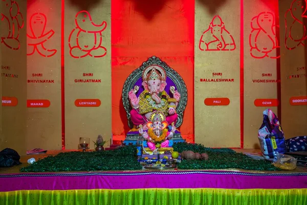 Beautiful Idol Lord Ganesha Being Worshipped Mandal Mumbai Ganesh Chaturthi — Stock Photo, Image