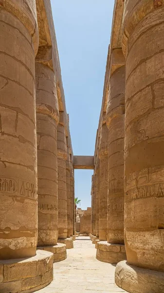 Una Vista Verticale Delle Colonne Del Tempio Karnak Una Giornata — Foto Stock
