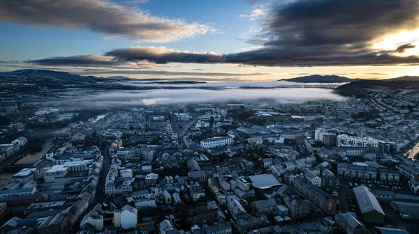 Вид Воздуха Замерзающий Туман Над Городом Восходе Солнца — стоковое фото