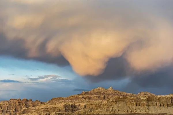 Буря Пустыне Над Скалистыми Ландшафтами Стране Зада Тибет — стоковое фото