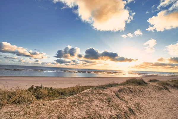 Danimarka Nın Blavand Sahilinde Kum Tepelerinde Güzel Günbatımı — Stok fotoğraf