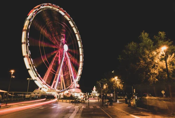 Long Exposure Shot Ferris Wheel Night Colorful Lights Rimini Italy — Stock Photo, Image
