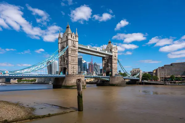 Uma Foto Panorâmica Tower Bridge Horizonte Cidade Londres Europa — Fotografia de Stock