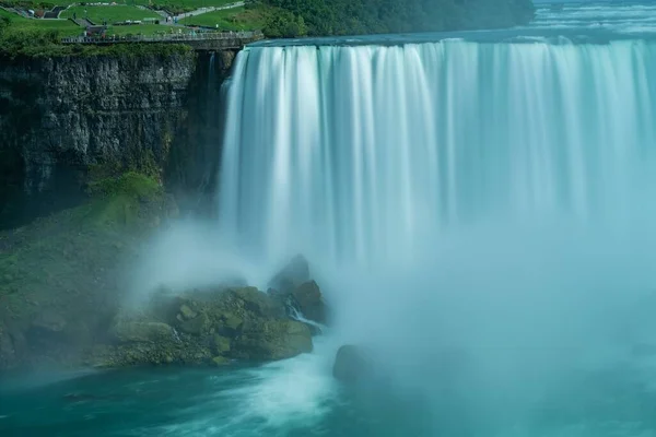 加拿大安大略省尼亚加拉瀑布 2022年夏天尼亚加拉的长期曝光镜头 — 图库照片
