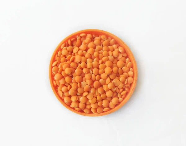红色的扁豆是没有壳的扁豆 有棕色的种皮和橙色红色的子叶 — 图库照片