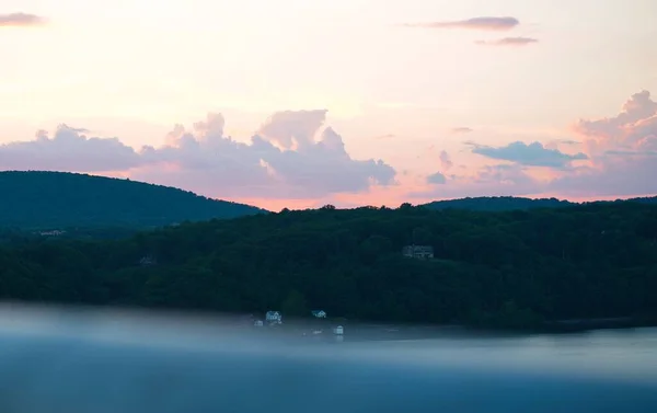 Jasny Zachód Słońca Niebo Nad Górami Nowej Anglii — Zdjęcie stockowe
