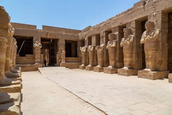 Landscape Stone Sculptures Hieroglyphs Famous Karnak Temple Sunlight Blue Sky — Stock Photo, Image