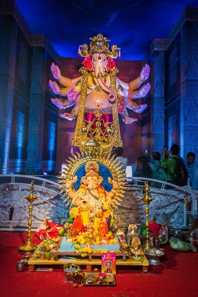 Beautiful Idol Lord Ganesha Being Worshipped Mandal Mumbai Ganesh Chaturthi — Stock Photo, Image