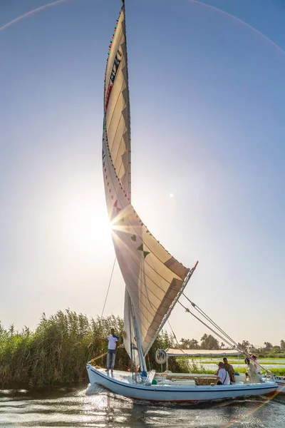 Beautiful Vertical Shot Egyptian Traditional Felucca Nile River — Stock Photo, Image