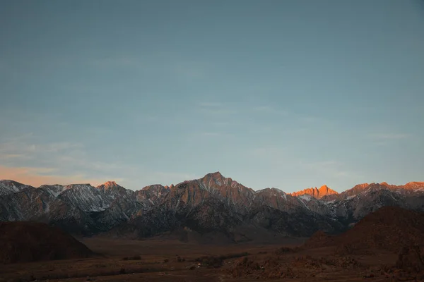 Sebuah Pemandangan Yang Indah Dari Pegunungan Berbatu Langit Yang Indah — Stok Foto