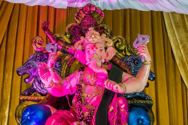 Una Statua Lord Ganesh Mandal Mumbai Festa Indiana Buon Auspicio — Foto Stock