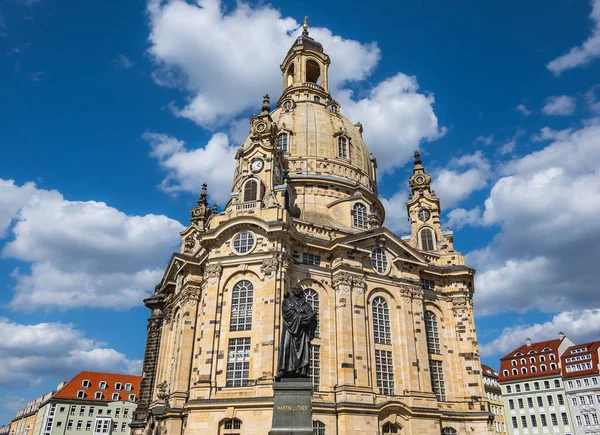 Statue Martin Luther Devant Fascinante Frauenkirche Dresde Allemagne — Photo