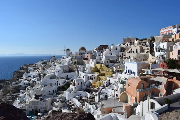 Una Vista Aérea Los Edificios Blancos Isla Santorini Grecia Con —  Fotos de Stock