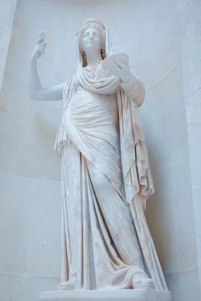 カンパーナヘラの垂直ショット フランス パリのルーブル美術館 — ストック写真