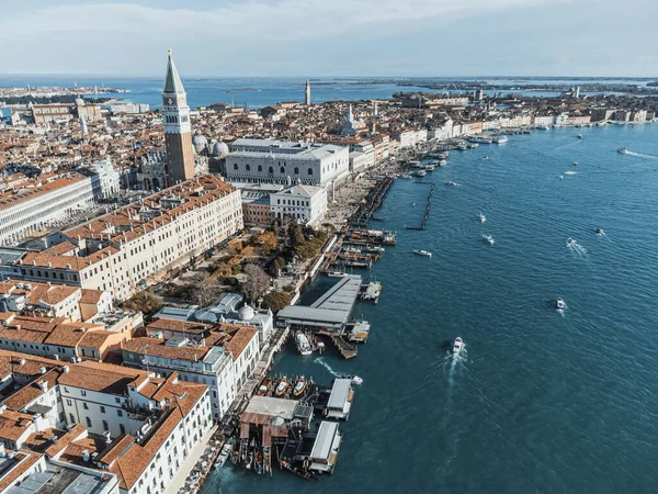 Eine Luftaufnahme Der Uferpromenade Von Venedig Italien Einem Sonnigen Morgen — Stockfoto
