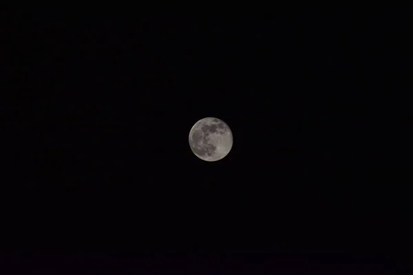 Сірий Знімок Повного Місяця Чорному Небі — стокове фото
