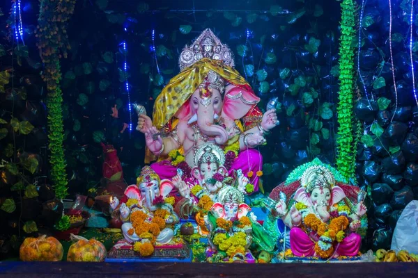Posąg Lorda Ganesha Mandali Mumbaju Dla Pomyślnego Indyjskiego Święta Ganesh — Zdjęcie stockowe