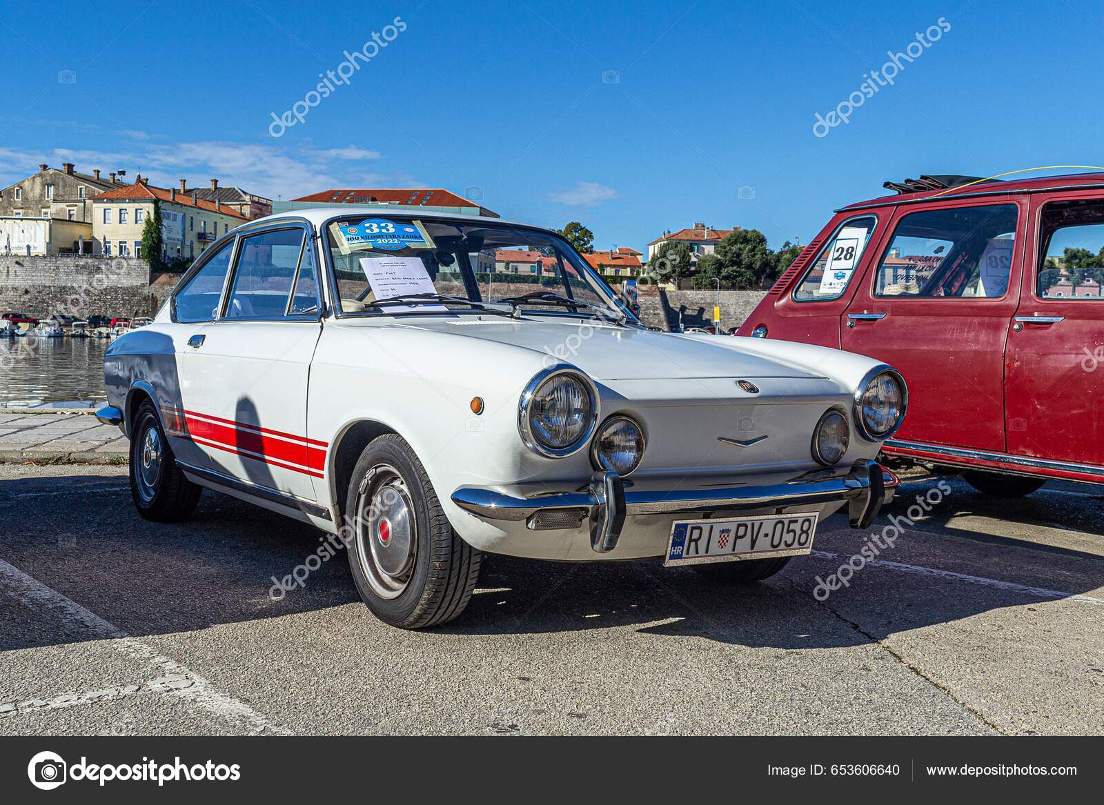 Ancien Millésime Coupé Sport Fiat 850 Italien 1968 Plein Air — Photo  éditoriale © wirestock_creators #653606640