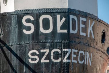 Polonya 'nın Gdansk kentindeki ünlü tarihi Soldek gemisine yakın çekim