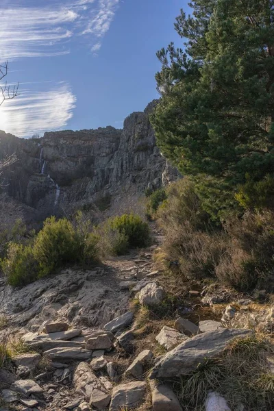 Een Rotsachtig Berglandschap Een Zonnige Dag Valverde Los Arroyos Guadalajara — Stockfoto
