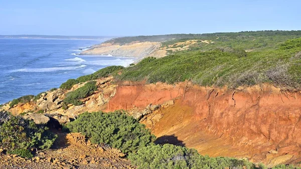 Falésias Impressionantes Cabo Espichel Costa Oceano Atlântico Portugal Sob Céu — Fotografia de Stock