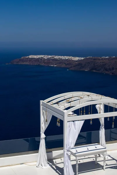 Alto Ángulo Vertical Dosel Boda Con Fondo Marino Isla Santorini —  Fotos de Stock