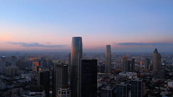 Widok Powietrza Panoramę Tianjin Różowo Niebieskim Tle Zachodu Słońca Chinach — Zdjęcie stockowe