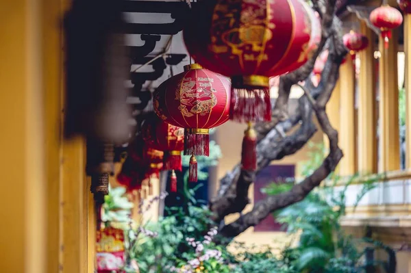 越南纸灯笼在佛教庙宇里 — 图库照片