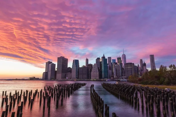 Stadsbilden New York Med Brinnande Moln — Stockfoto