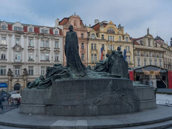 Statue Man Old Town Square Prague Czech Republic — Stock Photo, Image