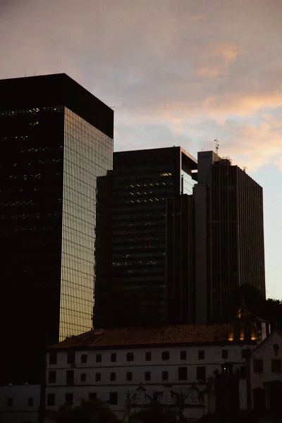 Μια Κάθετη Λήψη Των Σύγχρονων Κτιρίων Στο Ρίο Ντε Τζανέιρο — Φωτογραφία Αρχείου