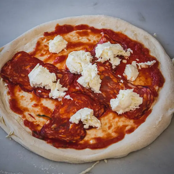 Closeup Shot Italian Pizza Ready Bake — Stock Photo, Image