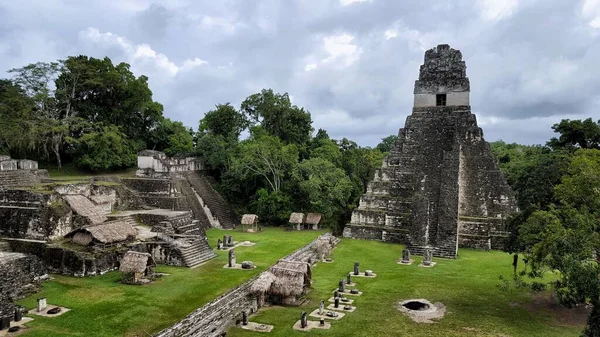 Una Hermosa Foto Una Antigua Pirámide Piedra Tikal Guatemala —  Fotos de Stock