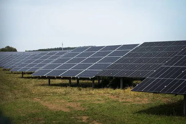 Sluneční Soustava Velké Fotovoltaické Elektrárně Pro Zelenou Elektřinu — Stock fotografie