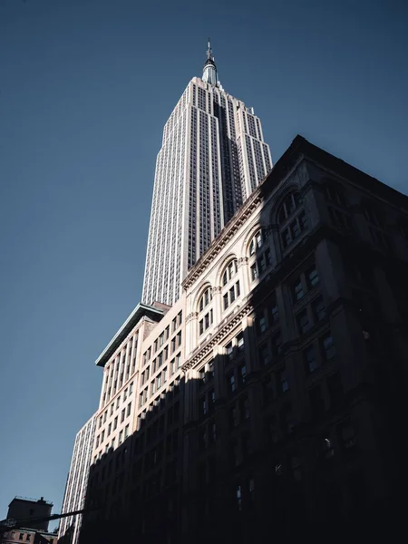 Вертикальный Низкоугольный Снимок Высоких Небоскребов Нью Йорке — стоковое фото