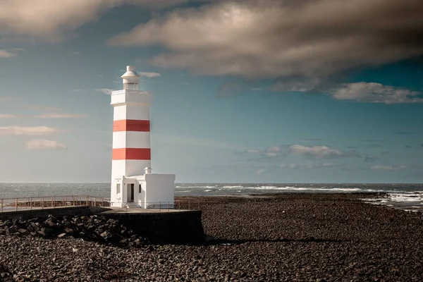 Uma Bela Vista Gardur Old Lighthouse Costa Oceano Islândia — Fotografia de Stock